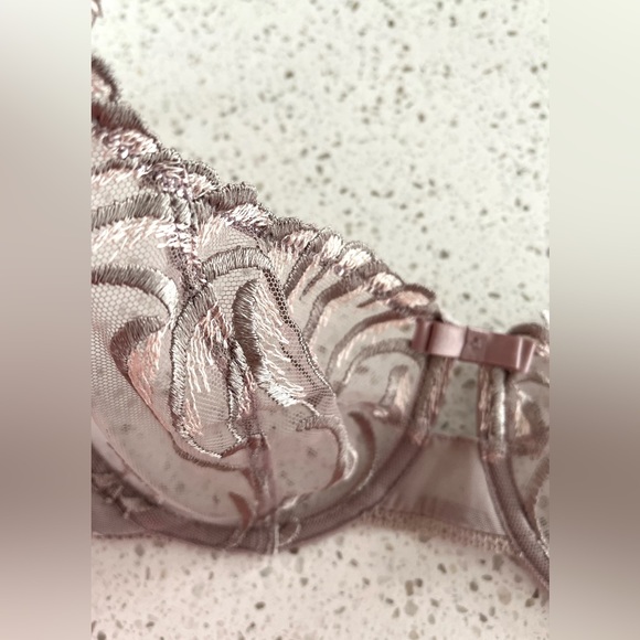 Beautiful taupe lace full cup bra 34 C - Picture 1 of 11